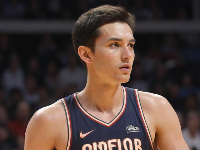 开云体育_ NBA常规赛中的经典时刻：不可错过的瞬间，nba开球时间