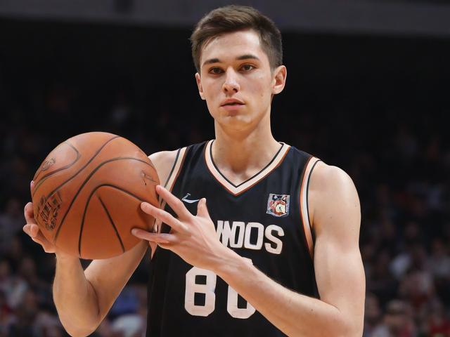 开云体育_ NBA年轻球员的崛起与团队的未来展望，nba开拓者赛程表