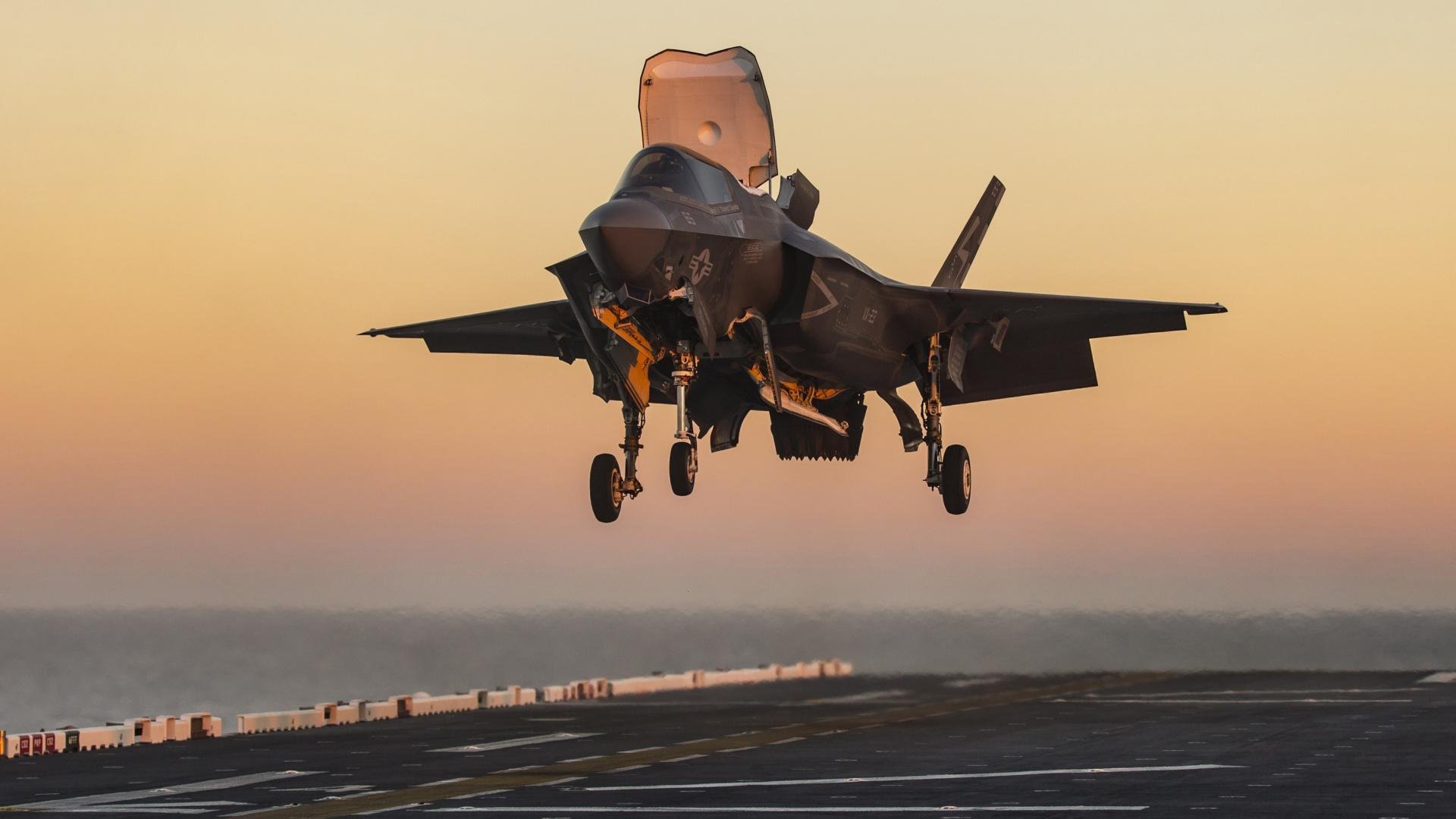 国际乒联混合团体世界杯:罗马尼亚队展现出色团队合作与默契,罗马尼亚乒乓球帅哥